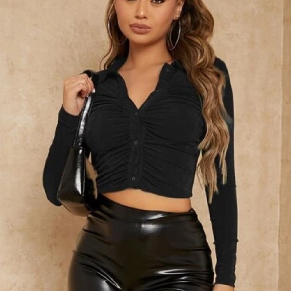 Button slinky top